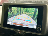 【バックカメラ】駐車時に後方がリアルタイム映像で確認できます。大型商業施設や立体駐車場での駐車時や、夜間のバック時に大活躍!運転スキルに関わらず、今や必須となった装備のひとつです!
