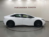 【まるごとクリーニング】シートを取り外し、車内を徹底洗浄。隅々まで丁寧に仕上げています。