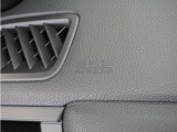 ◆助手席エアバッグ◆SRSエアバッグは、シートベルトだけでは防ぎきれない衝突時の衝撃から乗員を守るための安全装置。衝突時に瞬時に膨らみ、頭部や胸部がダッシュボードに直接衝突するのを防ぎます。