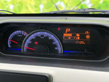 速度や燃料残量などの情報が運転席から見やすくまとまり、走行中も必要な表示をひと目で確認しやすいメーターまわりです。表示が整理され、日々の運転を支えます。