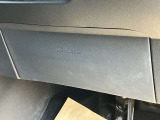 ニーエアバッグが運転者の膝周りを事故時の衝撃から守ってくれます。