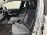 【運転席・助手席シート】いたみ、汚れなどは少なく、全体的に良好な状態です。