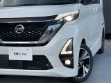 最新式はLEDヘッドランプですね。瞬時に明るい光が夜間の運転をぐっと楽にしてくれますよ。