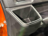 助手席にもドリンクホルダーが付いています