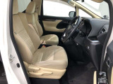 【運転席・助手席】です!実際お座りいただくのが分かりやすいと思いますので、ぜひお気軽にご来店ください♪状態もいいですよ☆
