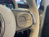 右側はハンズフリー電話やコントロールスイッチ