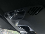 【サンルーフ】高級車のマストアイテムのガラス・サンルーフ。開放感のある室内空間を演出してくれます。