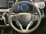 【純正革巻きステアリング】上質な革を使用することで、手にしっかり馴染みとても運転しやすいハンドルです♪