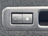 【パワーバックドア】スマートキーや運転席のボタンを押すだけでリアゲートが自動で開閉します!荷物を持っている時や、高い位置にあるバックドアを閉める際に便利な機能です♪