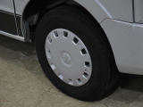 タイヤのホイールの細かいところまでキレイいにしてからお渡しします!