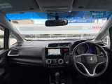 視界の良さと取り回しの良さで、たまに運転する奥様にも安心♪