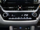 温度コントロールフルオートエアコンです。運転席、温度設定ができます。