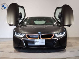【キドニーグリル】BMWは約90年もの間、ほぼ全ての車両にひと目でBMWだと分かるこの特徴的なフロントグリルが備えられ、デザイン・アイコンとして親しまれてきました。
