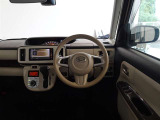 視界良好、操作しやすい運転席です。
