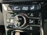 【オートエアコン】AUTOボタンを押してお好みの温度を設定!快適な室温でドライブをお楽しみいただけます♪