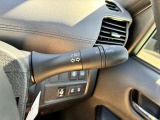 オートライト機能付きです♪またハイビームアシストで、先行車または対向車や周囲の明るさなどに応じ、自動的にハイビーム(上向き)とロービーム(下向き)を切り替えます♪