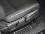 ◆シートハイトアジャスター◆運転席を上下に高さ調節ができます!運転ポジションを体格に合わせてシート調整できます。