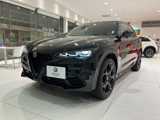 ステルヴィオ 2.0 ターボ Q4 ヴェローチェ 4WD 