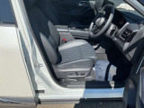 快適に運転できるドライブポジション!チルト&テレスコピック付きステアリングと電動ポジショニングで、無理のない運転姿勢がとれます。