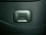 後席にもUSB電源が装備されております。
