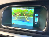 【パークアシスト・カメラ】駐車時に後方がリアルタイム映像で確認できます。大型商業施設や立体駐車場での駐車時や、夜間のバック時に大活躍!運転スキルに関わらず、今や必須となった装備のひとつです!