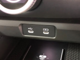 【充電用USBポート】スマホなどの充電に便利なUSBポートがついています!