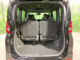 普段のお買い物や通勤、送迎等に十分な荷室スペースを確保しております。セカンドシートを倒すと、大きな荷物の積載も可能です♪