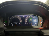 お車情報が一目で確認しやすい液晶メーターとなっております。