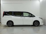 この度は、当社の展示車をご覧いただきまして、誠に有難うございます。自信をもってお勧めできる車となりますので、ごゆっくりご覧頂きたいと思います。