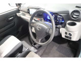 運転席周りは遊びにも通勤にも普段のお買い物にもピッタリ。日々のドライブに居心地のよいレイアウトです。