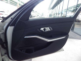 お車のお見積りと合わせましてBMW自動車保険のお見積もご用意しております。BMW車オーナー様へ向けたBMWだけの特典がございます。BMW自動車保険につきましてもお気軽にご相談下さい。