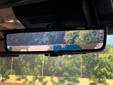 【デジタルインナーミラー】後席の大きな荷物や同乗者で後方が確認しづらい時でも安心!カメラが撮影した車両後方の映像をルームミラー内に表示。クリアな視界で状況の確認が可能です!