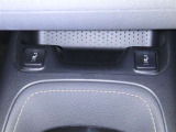 運転席と助手席にシートヒーターを装備しております。