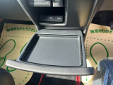 フロントアンダートレイ