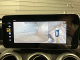 バックカメラにより駐車時の後方確認も楽にできます。