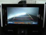 バックガイドモニターで、後方を確認しながら安心して駐車することができます。運転初心者も熟練者も必須の機能ですよ!
