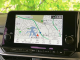 地図を画面上で確認でき、目的地設定や周辺の確認に役立つナビゲーション。案内表示も見やすく、初めての場所へ向かう際もルートを把握しやすい装備です。日々のお出かけをサポートします。