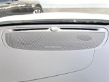 【harman kardon】ハーマンカードンのHi-Fiスペシャリストと共に、モデル別に開発・設計された専用チューニングが臨場感溢れる音響空間を実現しています。