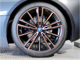 【BMWアロイホイル】軽量かつ強度に拘ったアロイホイル。走行性能ポテンシャルを引き出す設計。車の足元を引き締めてくれる大きなポイントはアロイホイルです。