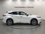 【まるごとクリーニング】シートを取り外し、車内を徹底洗浄。隅々まで丁寧に仕上げています。