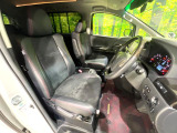 運転席シート廻りは使用感も少なく、良好な状態となっています。丁寧に使われていたことがよくわかりますね。