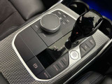 I-driveコントローラーでモニター部分を操作します。直感的に使用することが可能です。