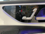 【メモリー機能付パワーシート】3ポジションまでシートポジションを記憶して頂けるため、複数人数での使用や、休憩ポジション・走行ポジションなど様々なお使い方があります。