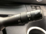 ライトスイッチです。「AUTO」にすると外の明るさに応じてスモールライト・ヘッドライトが自動でON・OFFします。夕暮れ時や屋内駐車場、トンネルなどに便利です。フォグランプもON・OFFできます。