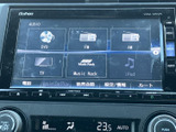 オーディオ画面にはラジオや音楽などの選択肢が並び、聴きたい音源を画面から確認できます。表示が整理されていて内容を把握しやすく、日々の移動中に便利に活用いただけます。