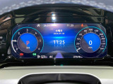 デジタル液晶メーター&rdquo;Digittal Cockpit Pro&rdquo;です。画面の切り替えは、ハンドルのボタンで簡単に操作ができます。