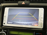 車庫入れの強い味方。後退時の死角をチェックするために便利です。