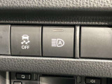 周囲の明るさに応じて自動でヘッドライトの点灯・消灯ができる機能です。トンネル通過時にライトの付け忘れ・消し忘れが無くなり雨の日や夕方の走行も安心・安全ですね♪