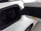 輸入車正規ディーラー店であるのはもちろんのこと、BMW保険代理店でもございます。セールスコンサルタントは保険の有資格者です。自動車保険のご相談もお任せ下さい。