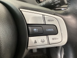 【アダプティブ・クルーズ・コントロール】予め設定した車速内でクルマが自動的に加減速。 前走車との適切な車間距離を維持しながら追従走行し、高速道路でのドライバーの疲労を軽減してくれる嬉しい機能付♪